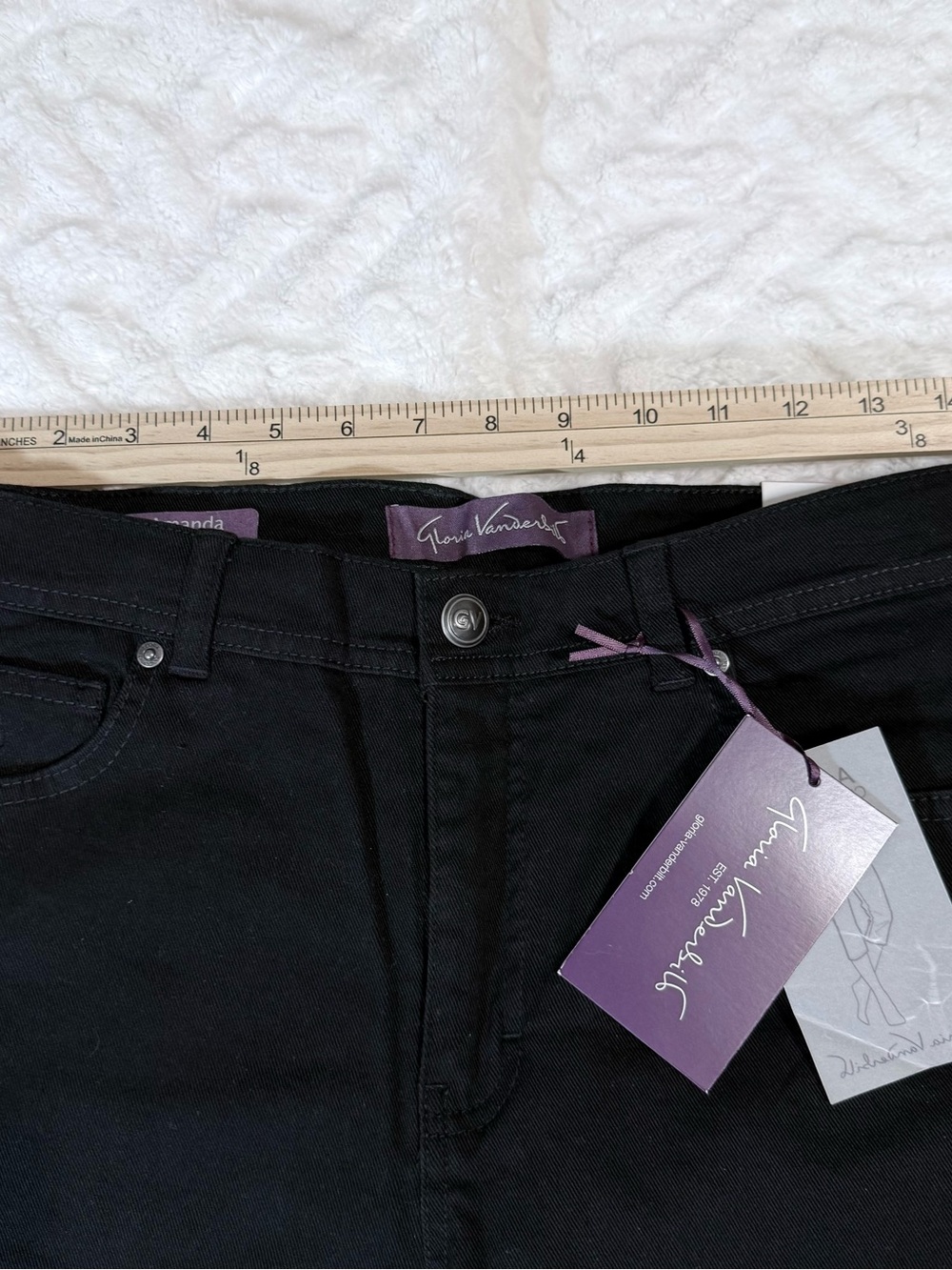 Gloria Vanderbilt Amanda Capris Black - Size 10Petite - NWT - Picture 8 of 15